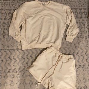 Cream short sweet suit.